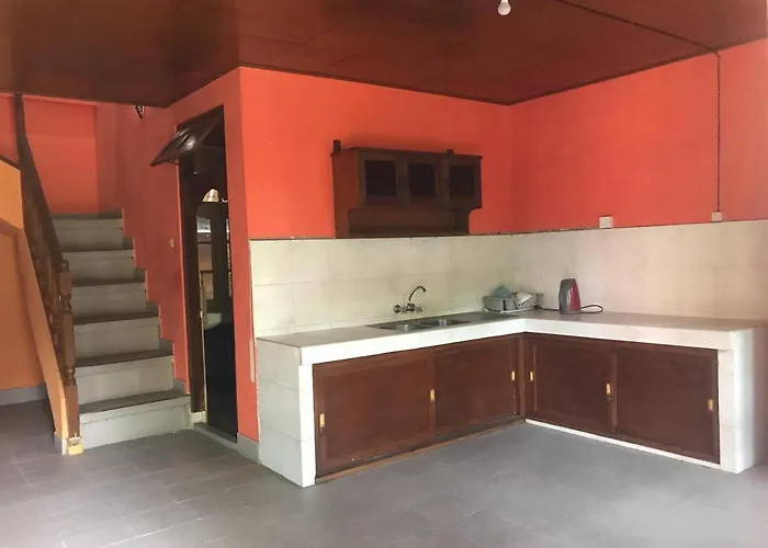 Nyoman House レギャン