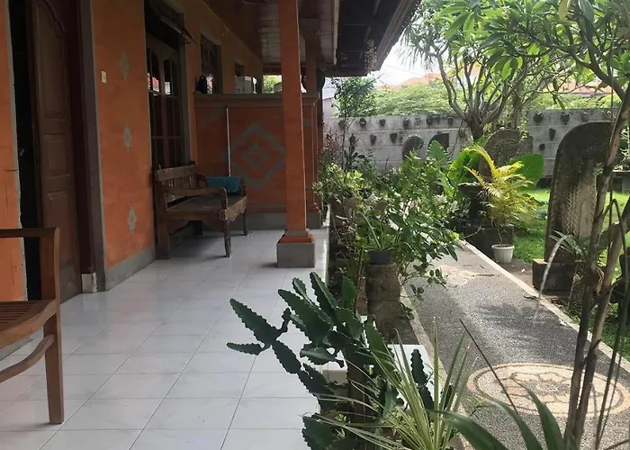 Nyoman House * レギャン