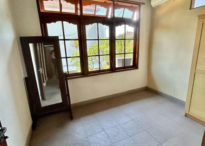 Nyoman House * レギャン
