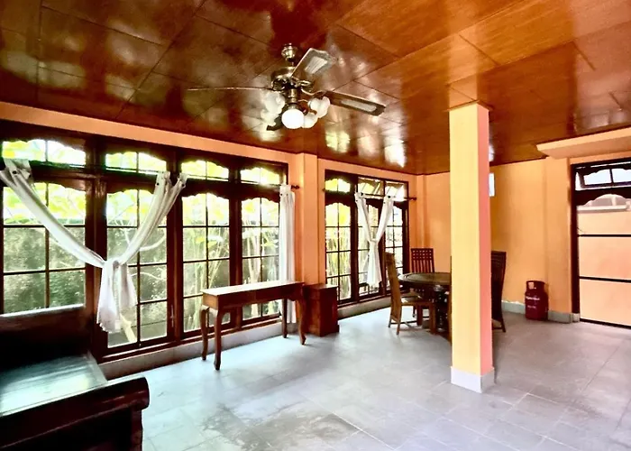 Nyoman House * レギャン